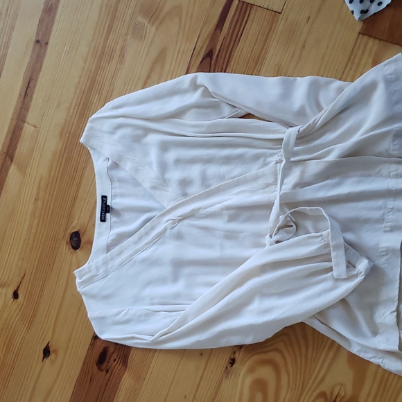 Bundle of tops - Picture 2 of 11